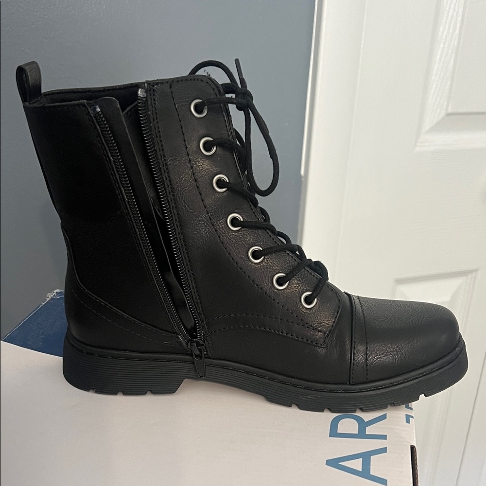 Arizona Jean Company Women's Sleek Black Moto Boots - Picture 3 of 4